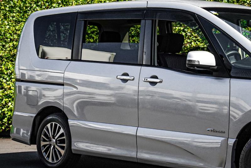 2016 Nissan Serena Hybrid