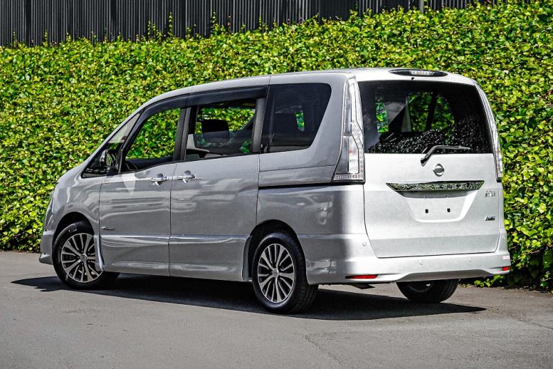 2016 Nissan Serena Hybrid