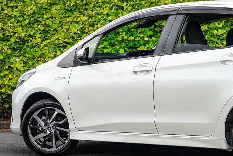 2017 Toyota Vitz Hybrid / Yaris Sport