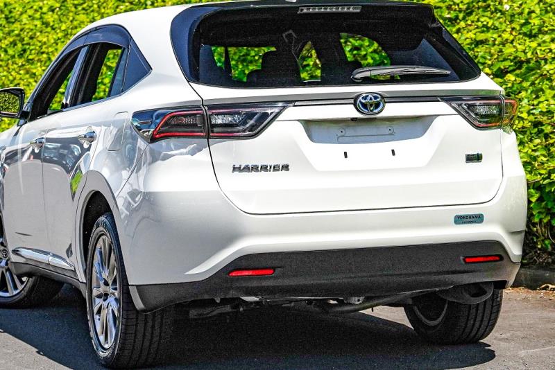 2014 Toyota Harrier Premium Hybrid