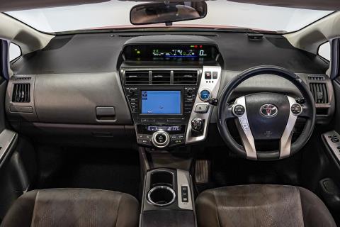 2013 Toyota Prius Alpha G Hybrid - Thumbnail