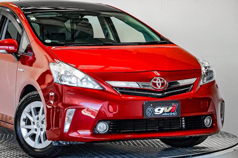 2013 Toyota Prius Alpha G Hybrid