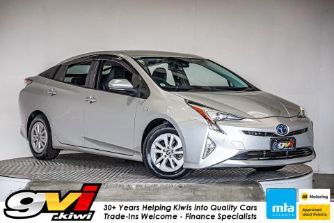 2016 Toyota Prius S 4th Gen - Thumbnail