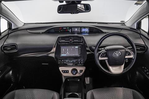 2016 Toyota Prius S 4th Gen - Thumbnail