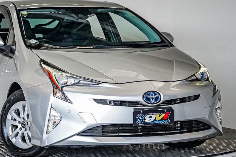 2016 Toyota Prius S 4th Gen