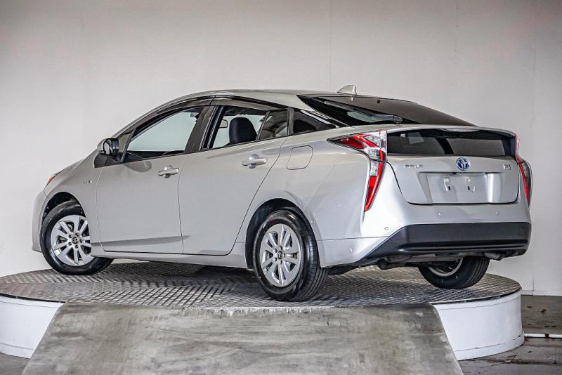 2016 Toyota Prius S 4th Gen