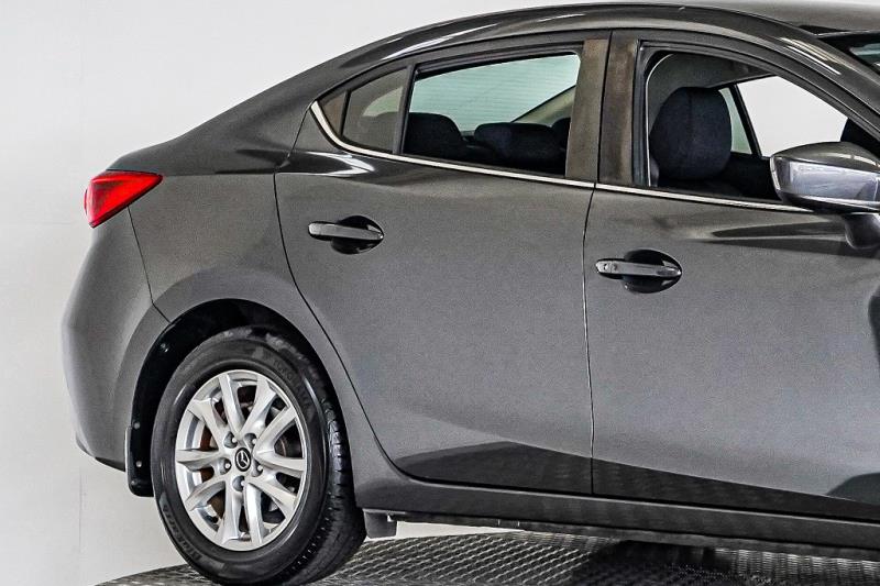 2014 Mazda Axela 15S / 3 Sport