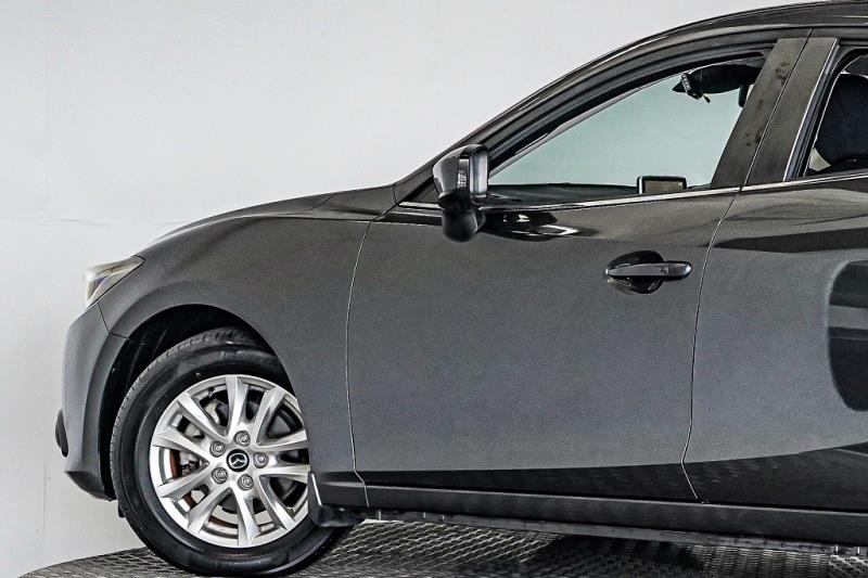 2014 Mazda Axela 15S / 3 Sport