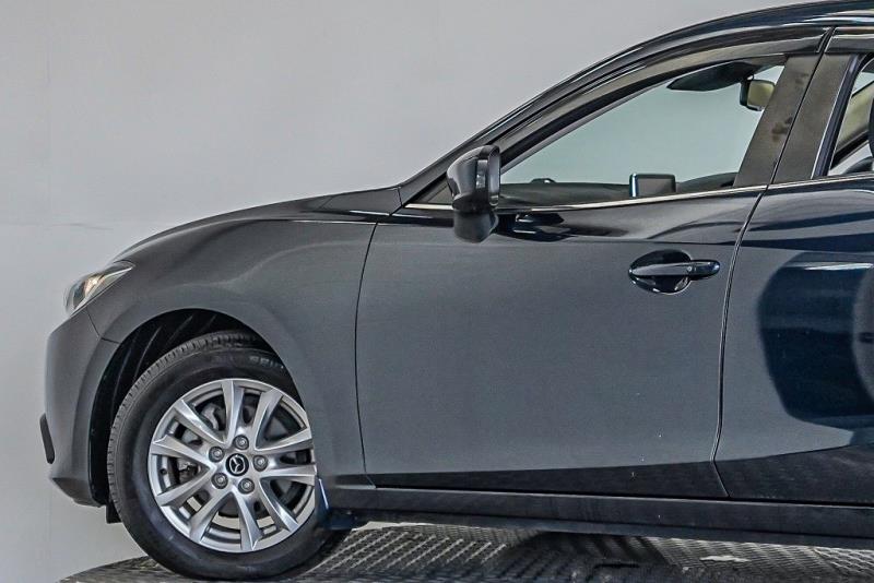 2014 Mazda Axela 15S / 3 Sport