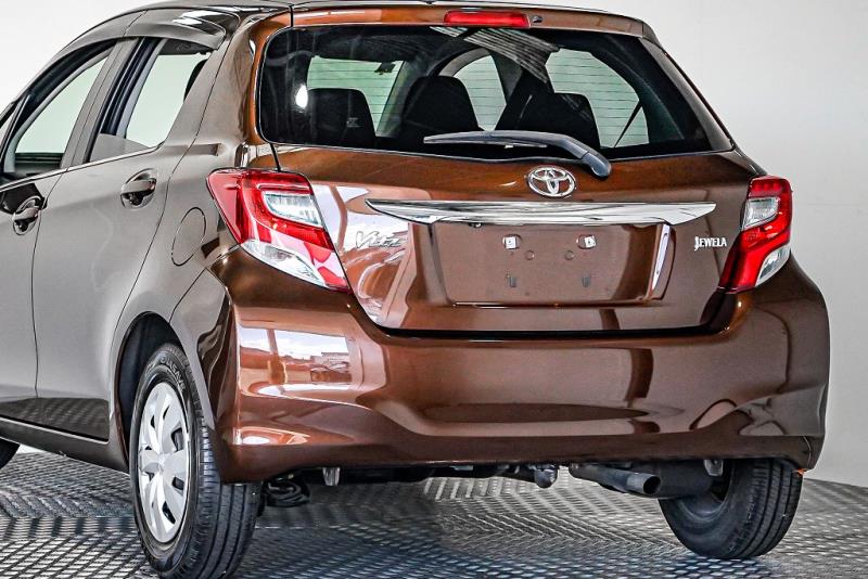 2015 Toyota Vitz / Yaris Jewela