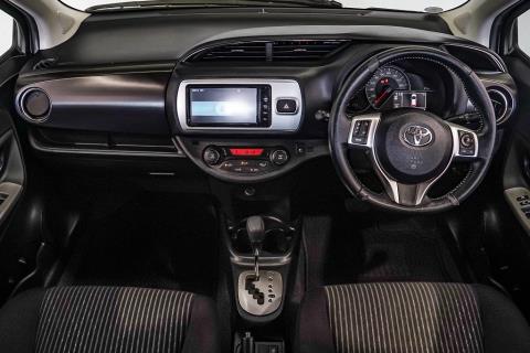 2015 Toyota Vitz / Yaris Jewela - Thumbnail