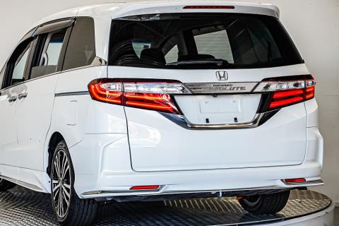 2016 Honda Odyssey Absolute - Thumbnail