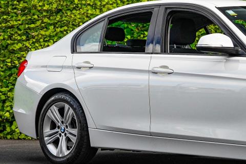 2012 Bmw 320i Sport - Thumbnail