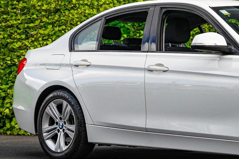 2012 Bmw 320i Sport