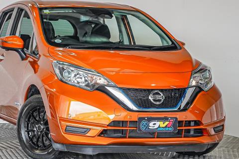 2018 Nissan Note e-Power X - Thumbnail