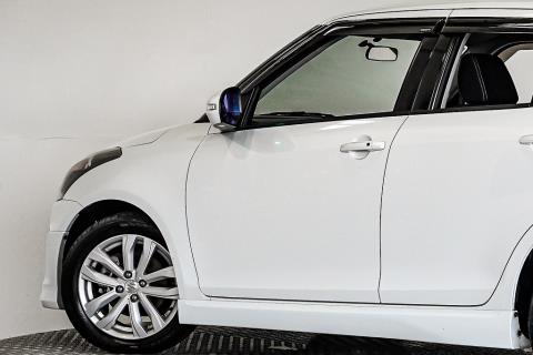 2014 Suzuki Swift RS - Thumbnail