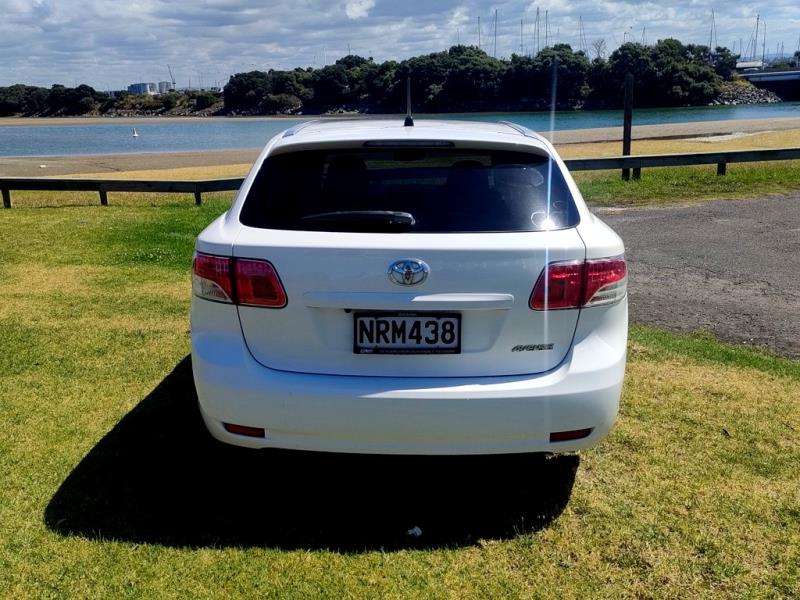 2011 Toyota Avensis Xi Wagon