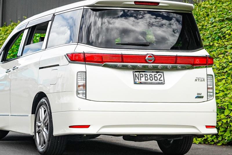 2011 Nissan Elgrand Highway Star