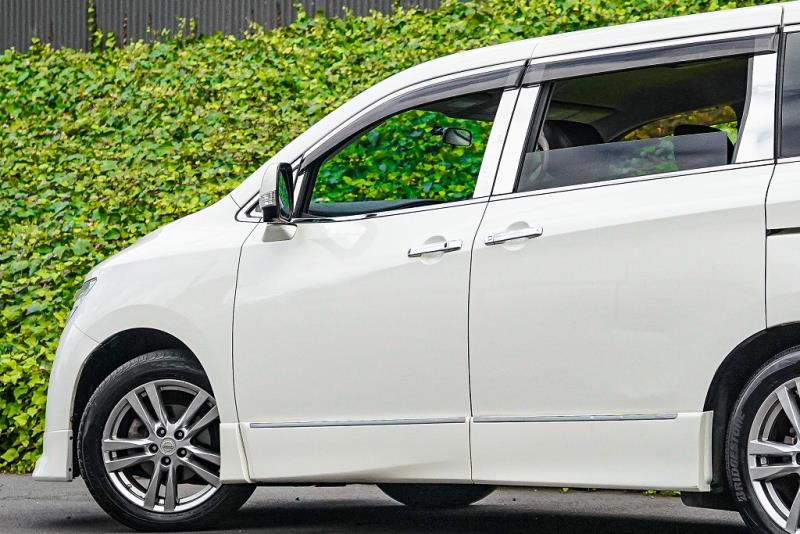 2011 Nissan Elgrand Highway Star