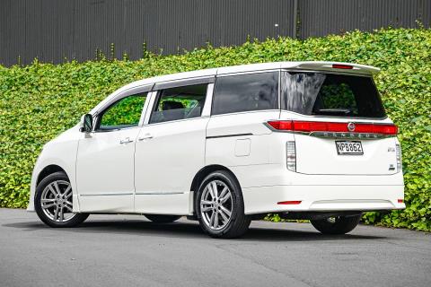 2011 Nissan Elgrand Highway Star - Thumbnail