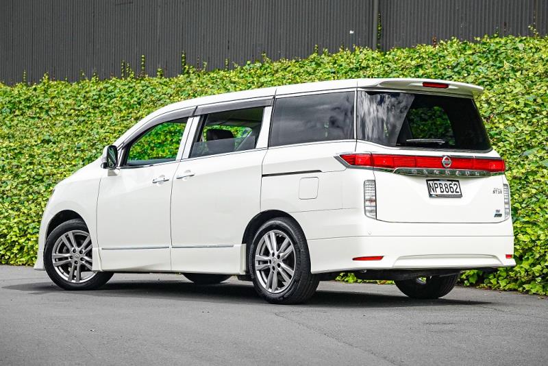 2011 Nissan Elgrand Highway Star