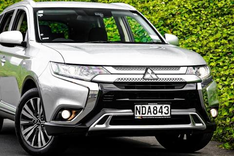 2020 Mitsubishi Outlander LS 4WD - Thumbnail